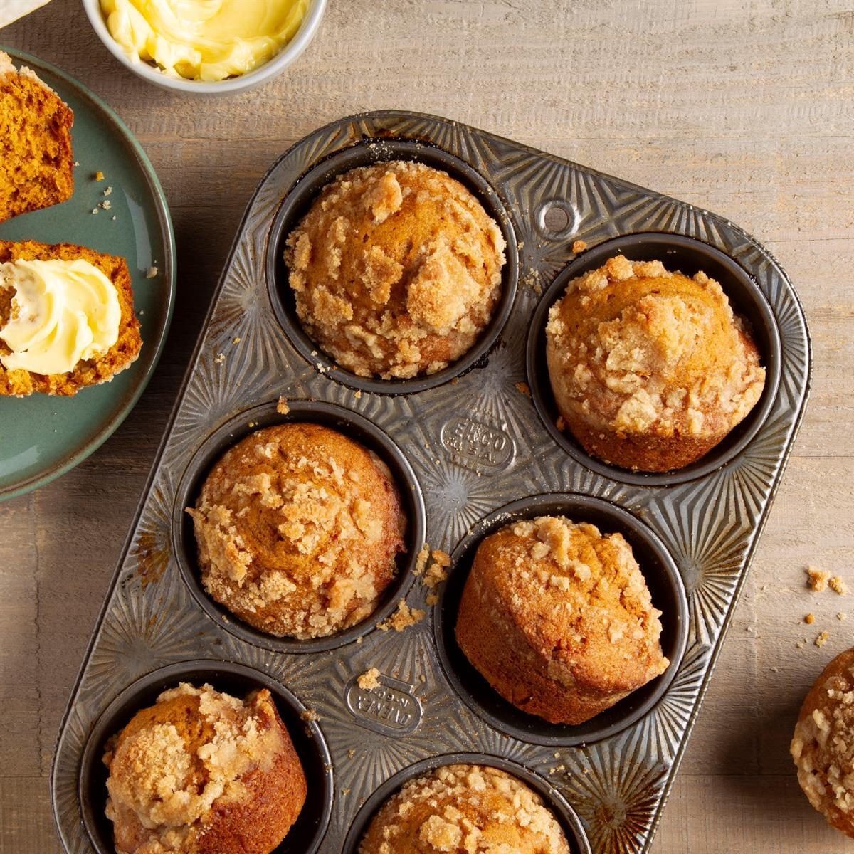 Bakery-Style Pumpkin Spice Streusel Muffins: Moist Crumb Perfection